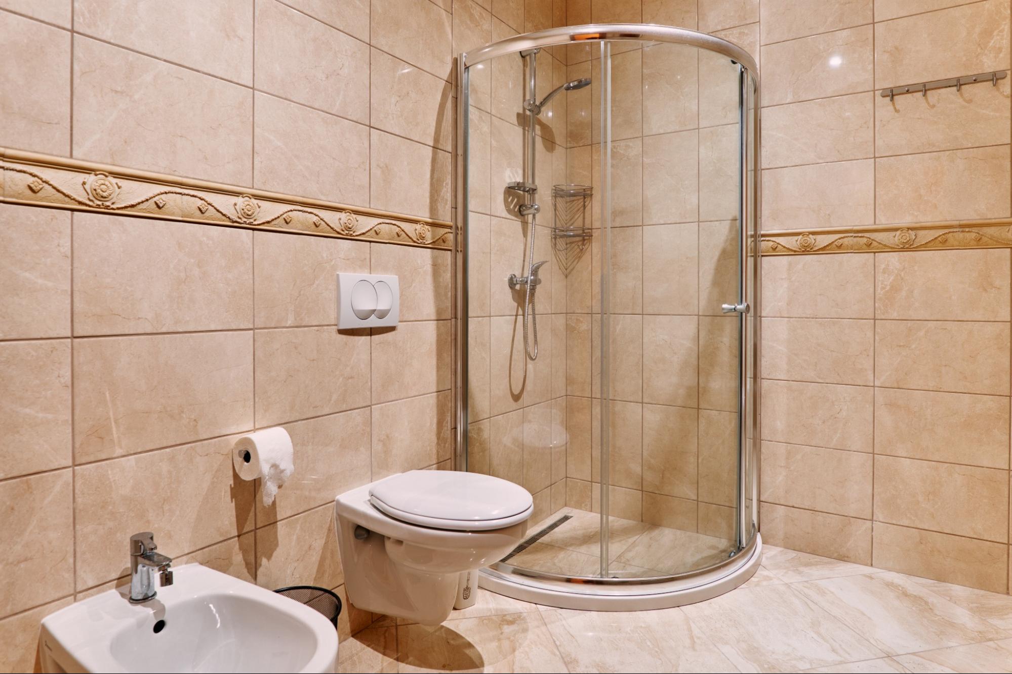 Maximizing Small Bathrooms: The Advantages of Corner Showers